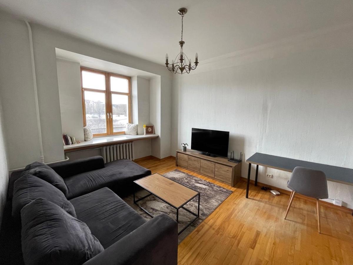 A Cozy Apartment With A Wonderful View Of The River In The Old Town Of Wilno Zewnętrze zdjęcie